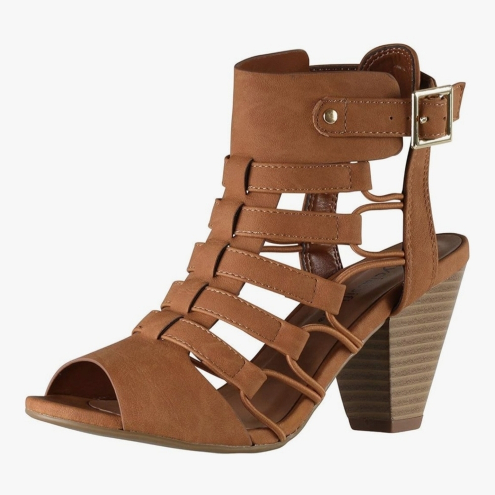 City Classified Beige Strappy Sandal Block Heel Gladiator Size 9 Peep Toe